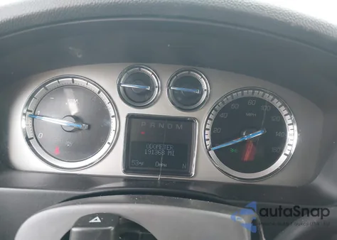 2012 Cadillac Escalade Esv Luxury z USA, uszkodzony, nr VIN 1GYS4HEF3CR133015